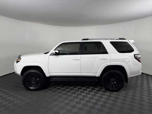 Used 2015 Toyota 4Runner SR5 Premium image 8