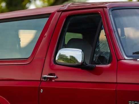 Used 1994 Ford Bronco XLT image 38