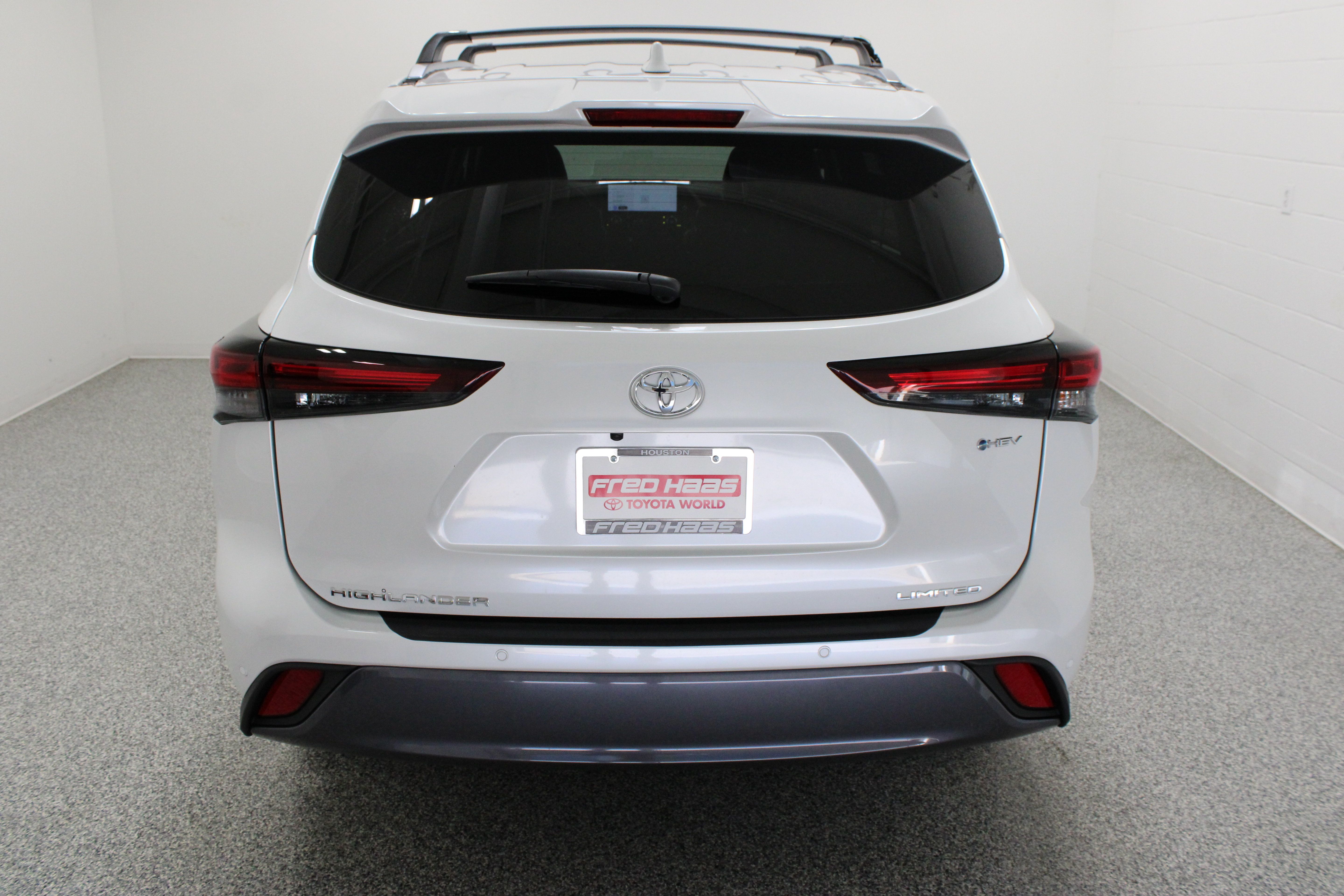Used 2026 Toyota Highlander Limited AWD/4WD image 8