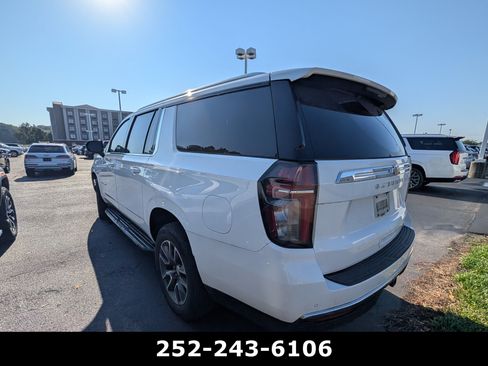 Used 2021 Chevrolet Suburban LT w/ Rear Media and Nav Package AWD/4WD image 6