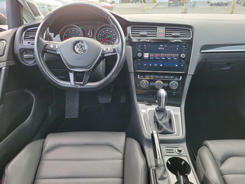 Used 2018 Volkswagen Golf SEL FWD image 10