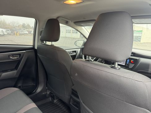 Used 2018 Toyota Corolla LE image 17