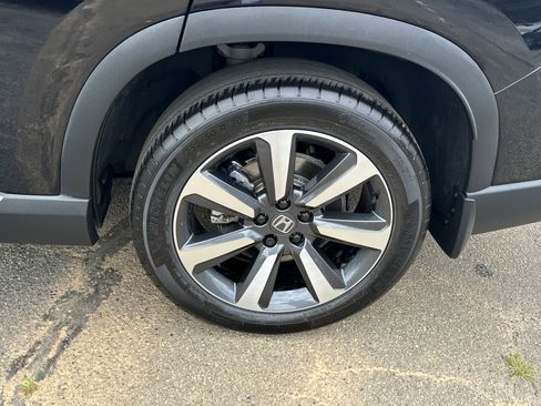 Used 2023 Honda Pilot Touring image 23