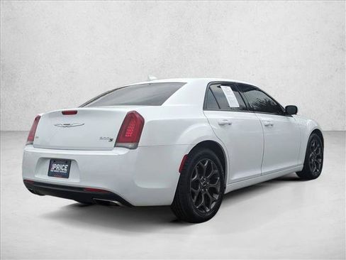 Used 2018 Chrysler 300 S image 5