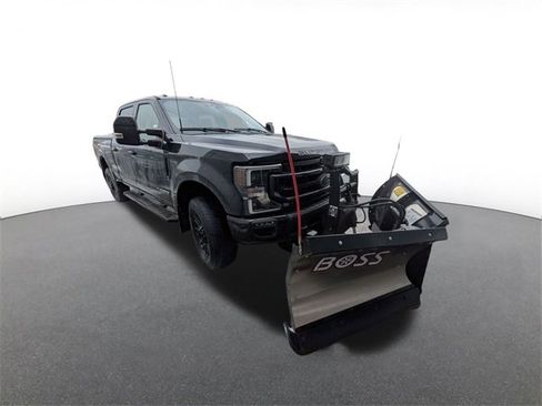 Used 2022 Ford F250 Lariat w/ Black Appearance Package image 7