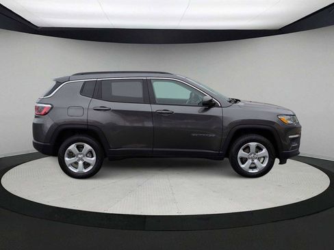 Used 2019 Jeep Compass Latitude w/ Popular Equipment Group image 9