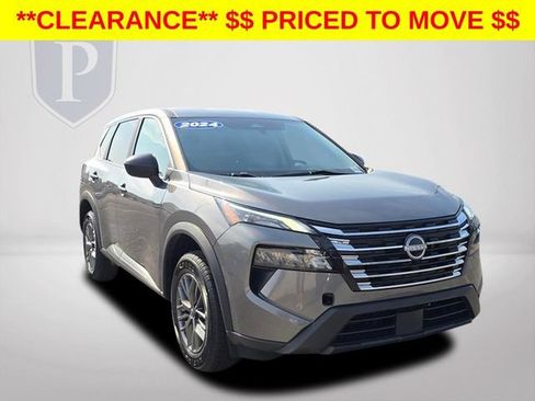 Used 2024 Nissan Rogue S FWD image 14