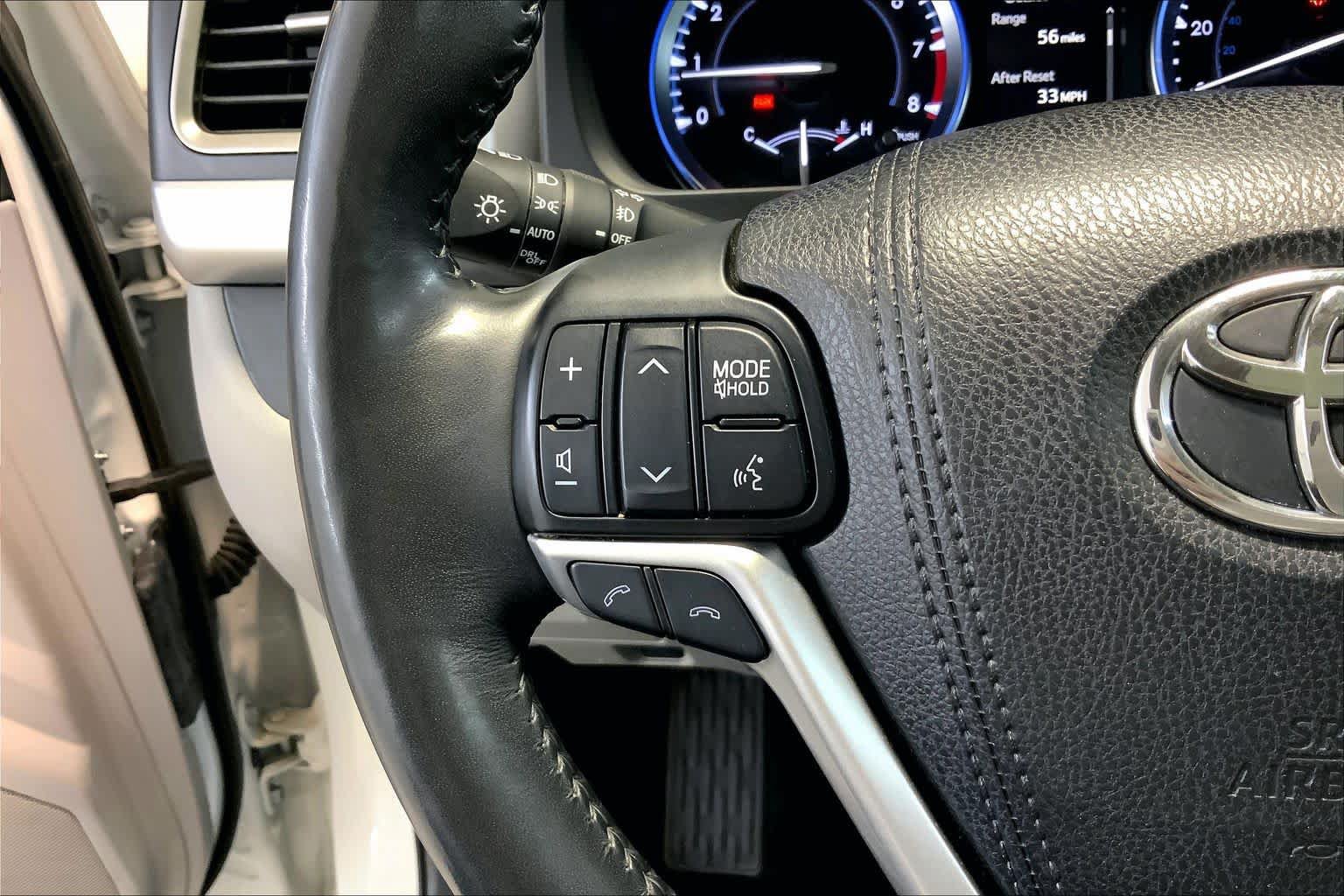 Used 2017 Toyota Highlander Limited Platinum AWD/4WD image 23