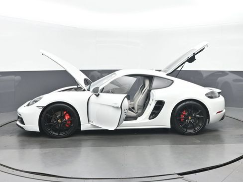 Used 2019 Porsche 718 Cayman GTS RWD image 20