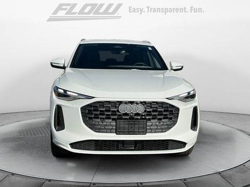 Certified 2025 Audi Q5 Premium w/ Convenience Package image 3