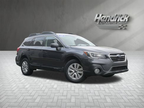 Used 2019 Subaru Outback 2.5i Premium image 2
