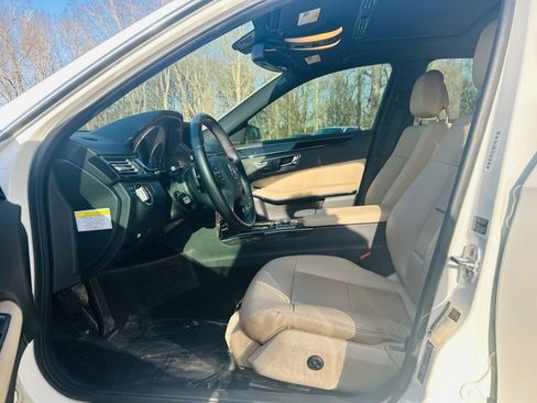 Used 2010 Mercedes-Benz E 350 Sedan image 17