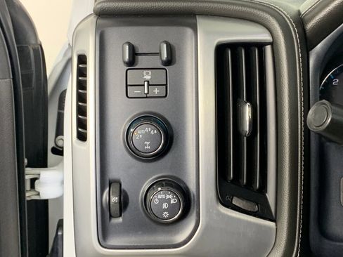 Used 2018 GMC Sierra 1500 SLT w/ SLT Premium Package AWD/4WD image 17