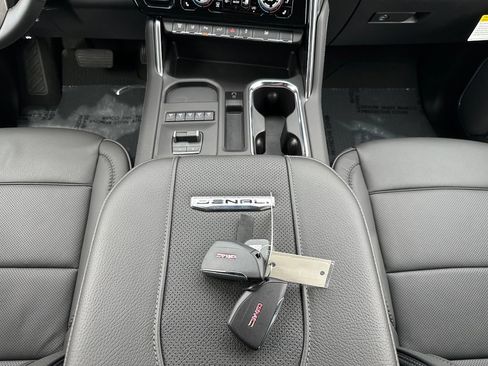 New 2026 GMC Sierra 3500 Denali w/ Denali Reserve Package AWD/4WD image 20