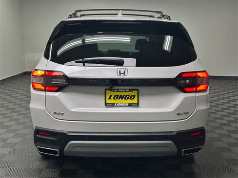 Used 2023 Honda Pilot Elite image 6