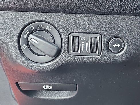 Used 2017 Dodge Challenger SRT Hellcat image 28