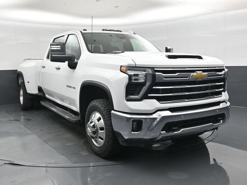 Used 2025 Chevrolet Silverado 3500 LTZ w/ LTZ Plus Package AWD/4WD image 1