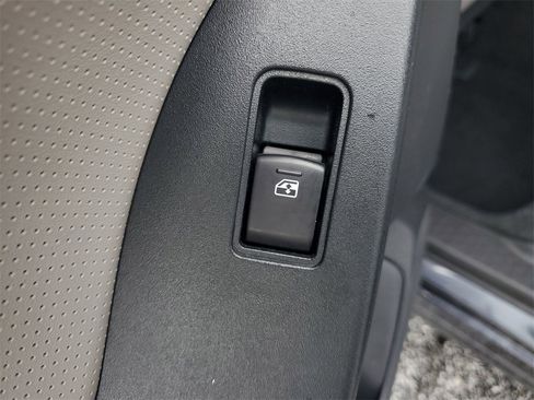 Used 2016 Subaru Forester 2.5i Limited image 17