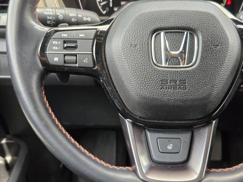 Used 2025 Honda Pilot TrailSport image 21