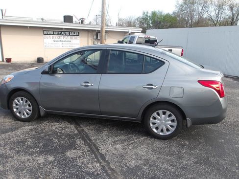 Used 2012 Nissan Versa SV image 4