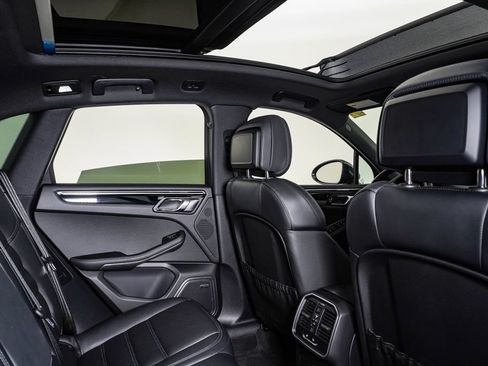 Certified 2026 Porsche Macan AWD/4WD image 16