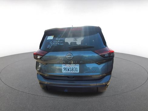 Used 2024 Nissan Rogue SV image 6