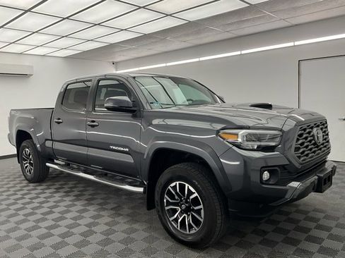 Used 2023 Toyota Tacoma TRD Sport image 3