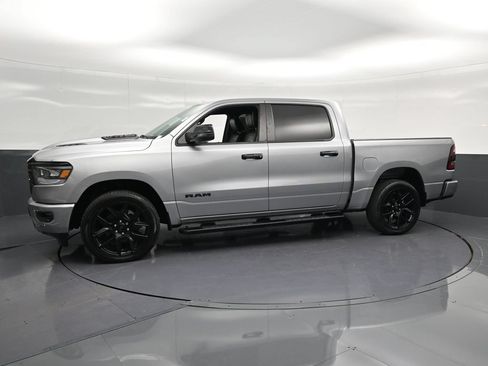 Used 2024 RAM 1500 Laramie AWD/4WD image 7