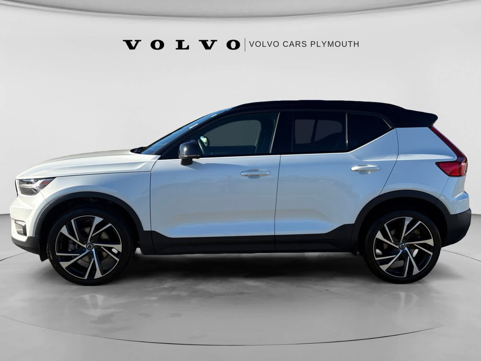 Used 2021 Volvo XC40 T5 R-Design w/ Climate Package AWD/4WD image 4