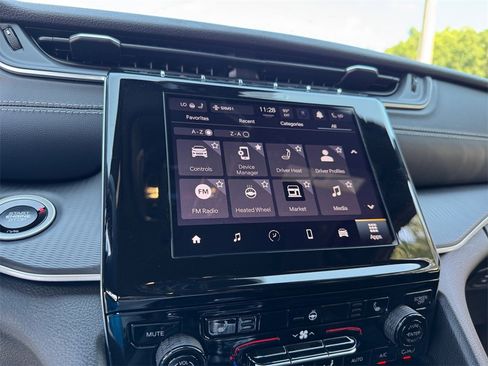 New 2025 Jeep Grand Cherokee L Laredo w/ Luxury Tech Group I image 33