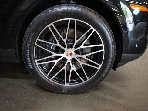 New 2026 Porsche Cayenne image 25