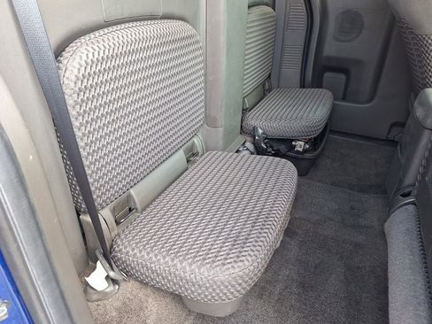 Used 2014 Nissan Frontier SV image 17