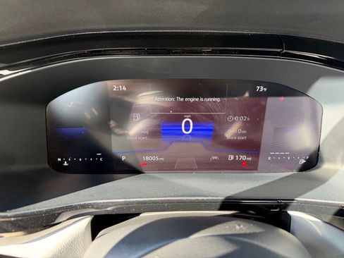 Used 2024 Volkswagen Taos SE image 28