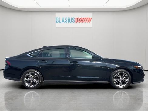 Used 2023 Honda Accord EX image 2