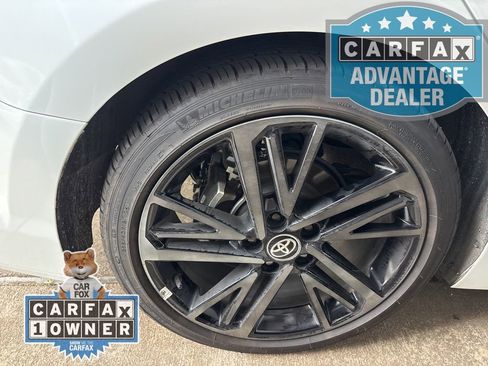 Used 2025 Toyota Camry XSE FWD image 8