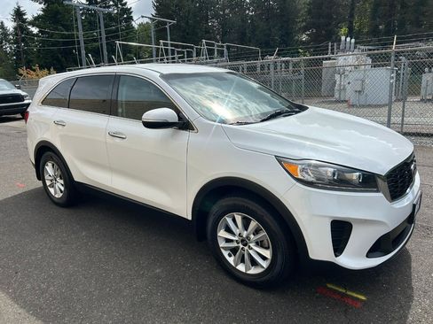 Used 2019 Kia Sorento FWD image 3