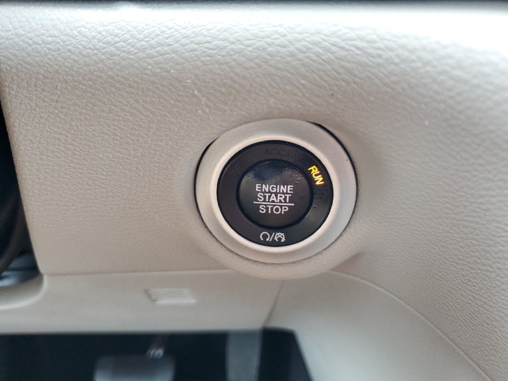 Used 2024 Chrysler Pacifica Touring-L FWD image 22