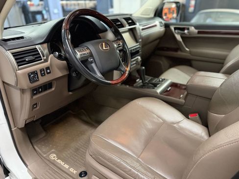 Used 2016 Lexus GX 460 image 17