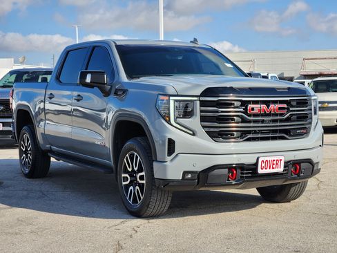 Used 2025 GMC Sierra 1500 AT4 w/ AT4 Premium Package AWD/4WD image 3
