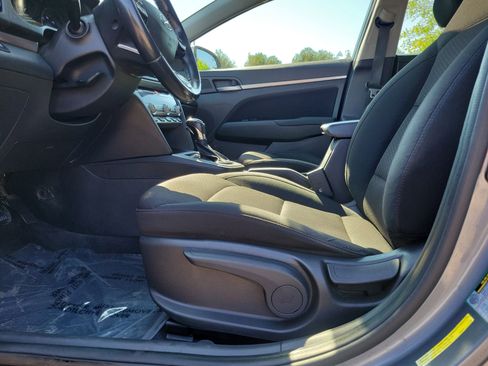 Used 2019 Hyundai Elantra Value Edition w/ Cargo Package FWD image 16