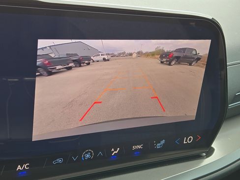 Certified 2026 Chevrolet Traverse LT w/ Midnight/Sport Edition image 19