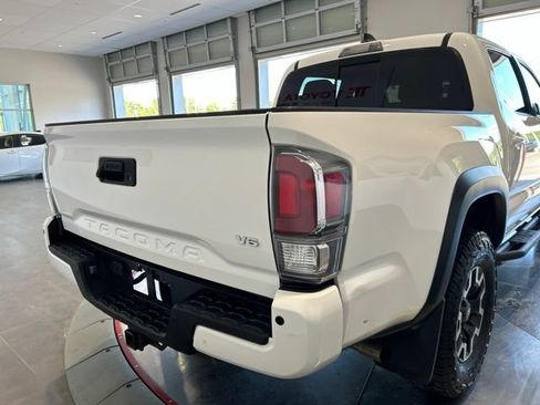 Used 2020 Toyota Tacoma TRD Off-Road w/ Technology Package AWD/4WD image 6