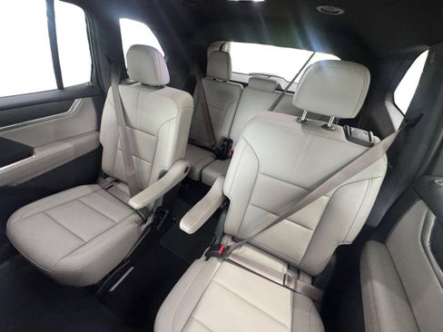 Used 2026 GMC Acadia Elevation w/ Elevation Premium Package FWD image 14