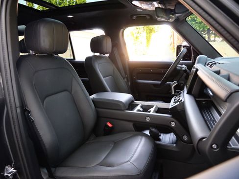 Used 2025 Land Rover Defender 110 X image 22