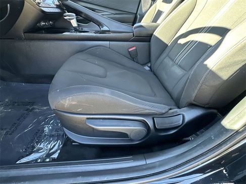 Used 2023 Hyundai Elantra SEL w/ Convenience Package image 20