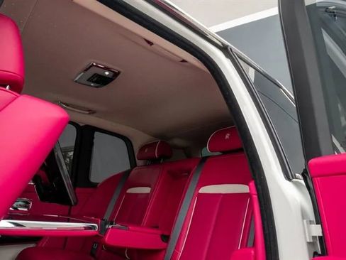 Used 2025 Rolls-Royce Cullinan image 50