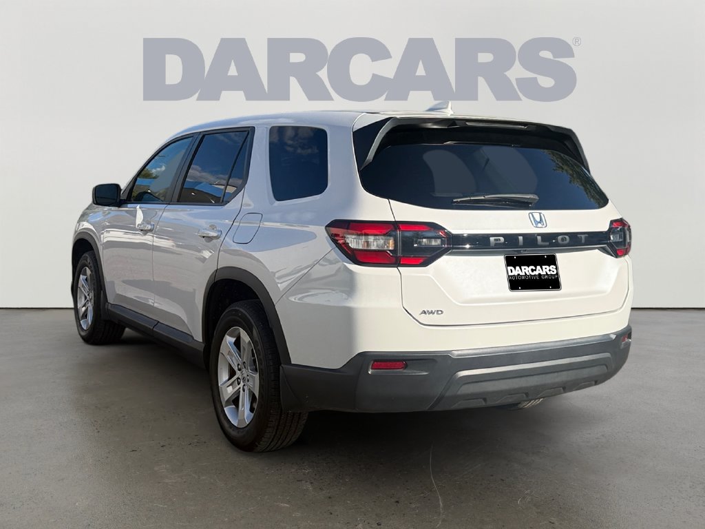 Used 2023 Honda Pilot LX image 5