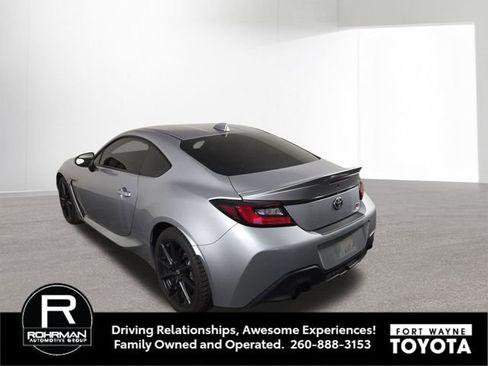 Used 2025 Toyota GR86 Premium w/ ALL Weather Mat Package (TMS) RWD image 9