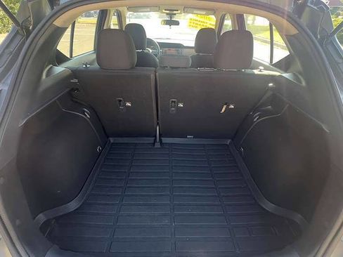 Used 2021 Nissan Kicks S image 19