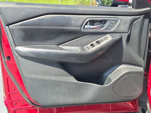 Used 2024 Nissan Rogue Platinum w/ Platinum Premium Package FWD image 12